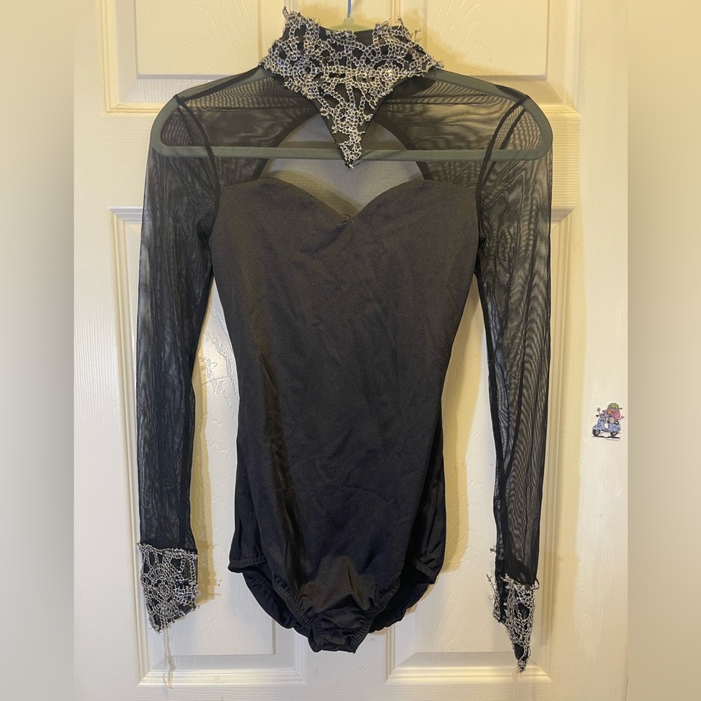 Kellé Dance Costume.
